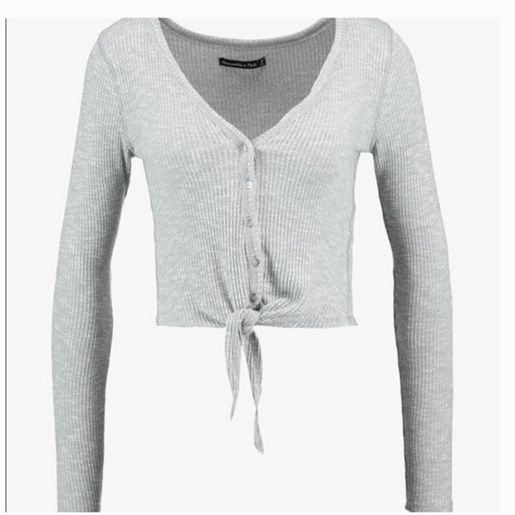 Abercrombie & Fitch Cropped Knot Knit - Picture 5 of 6